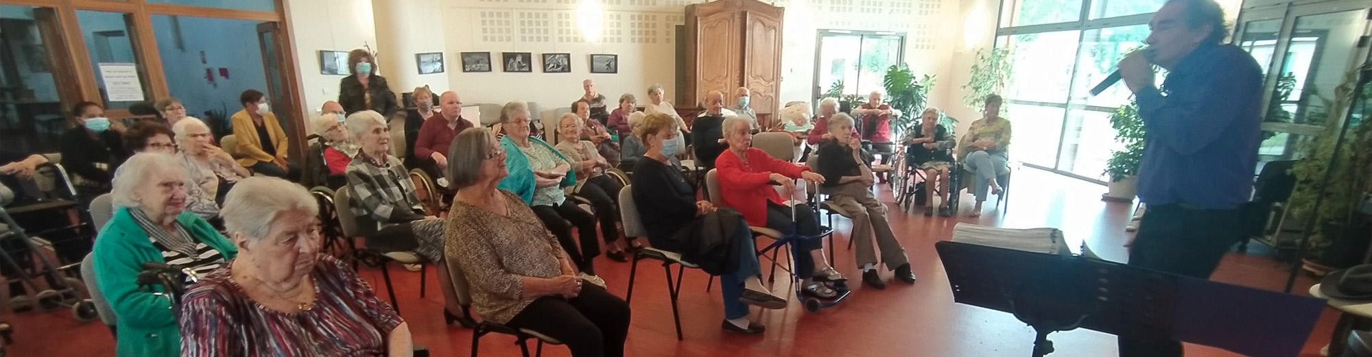 Concert pour la semaine bleue aux Chênes