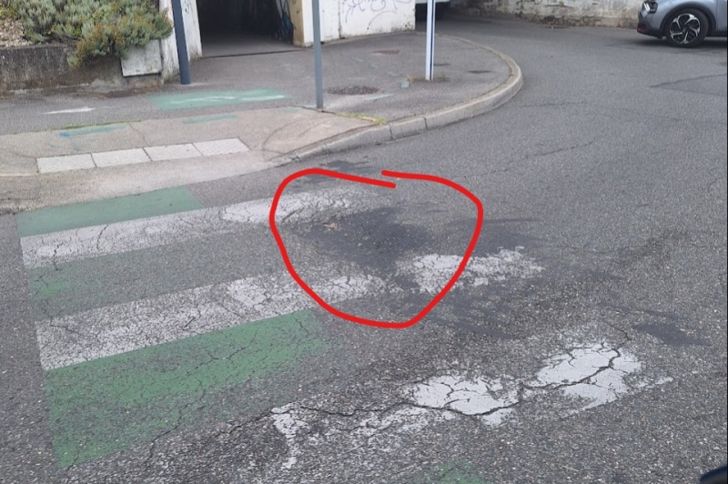 Nid de poule Rue Descartes