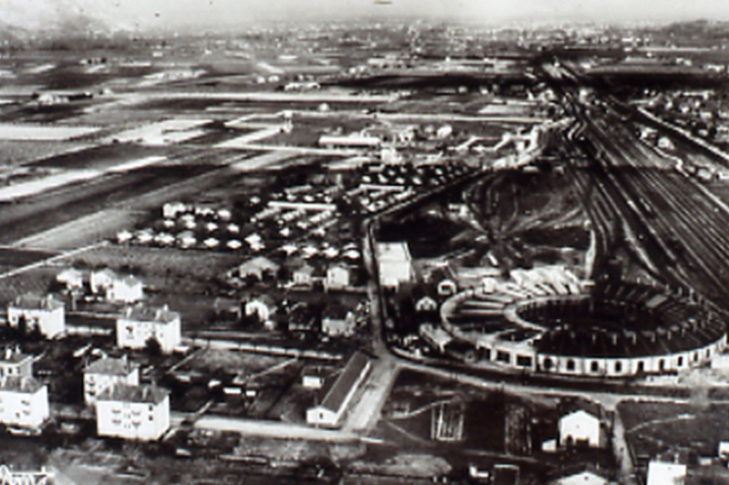 Vue de Portes avec le dépôt des machines à gauche (la rotonde)