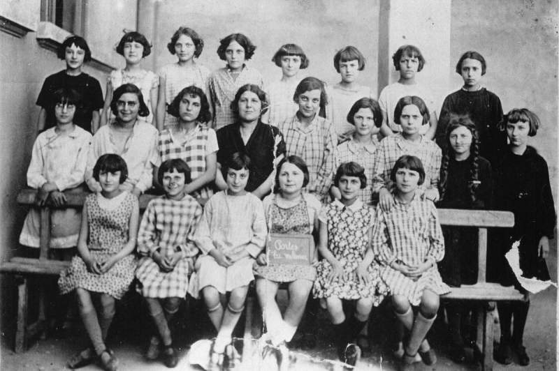 Classe de l'école de fille (Place de la République)