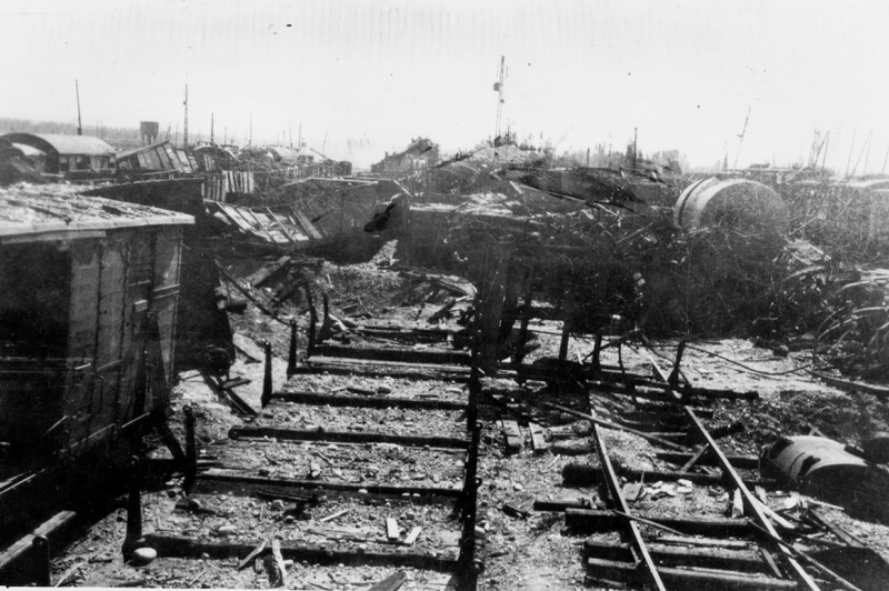 Après les bombardements au dépôt SNCF