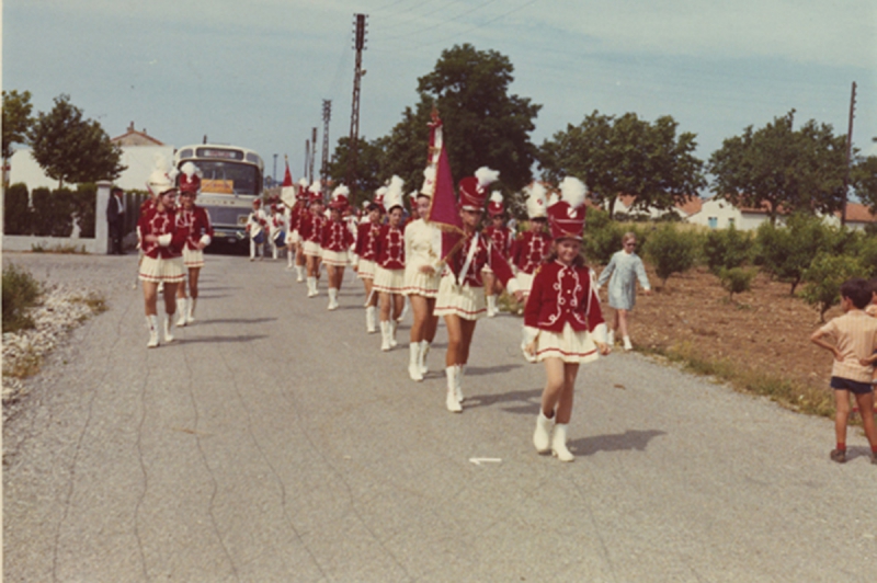 Les majorettes à l'inauguration de la ligne CTAV Portes-Valence