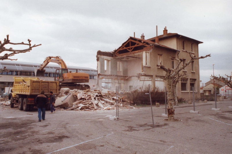 Destruction de l'ancienne mairie