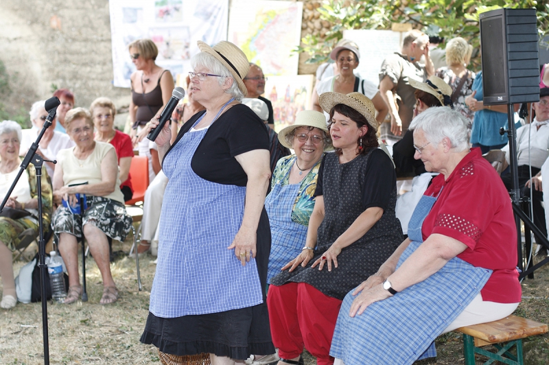 Conte lors de la fête champêtre