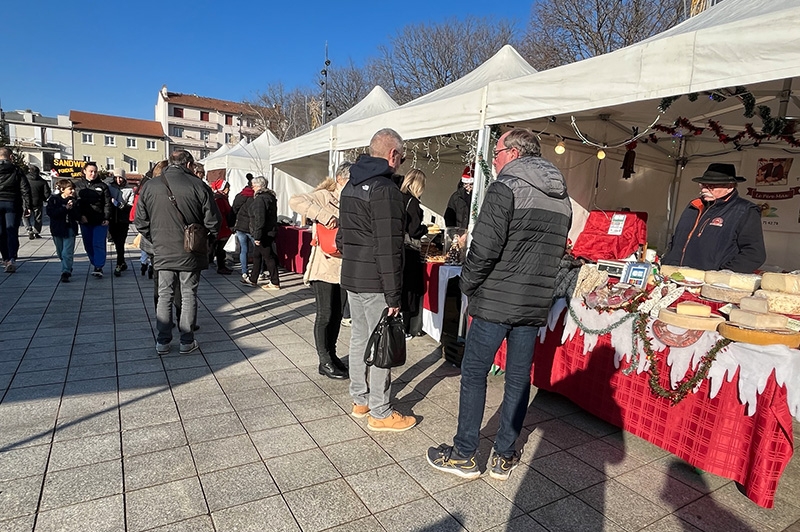 Stands au marché des saveurs