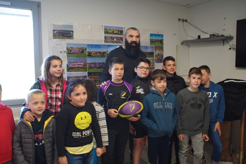 S. Chabal au club de rugby du Véore XV