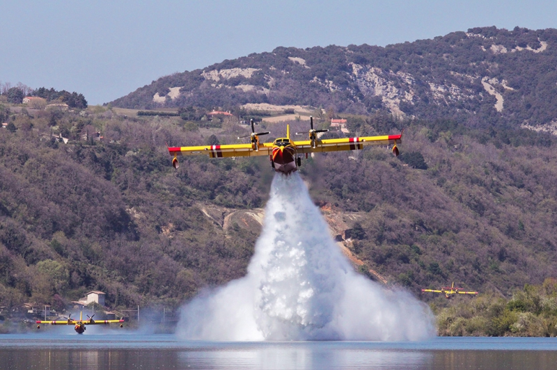 Canadairs