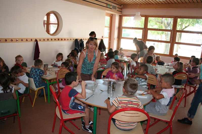 A la cantine Joliot-Curie