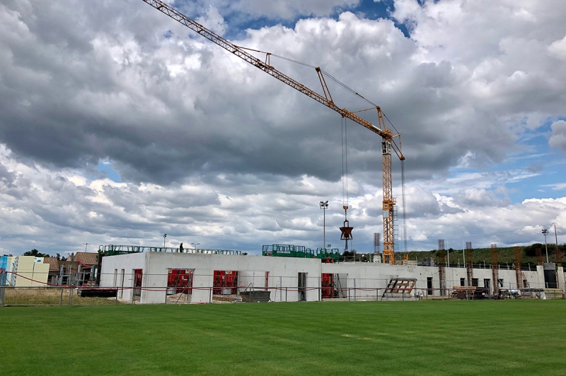 Construction des tribunes du stade G. Coullaud