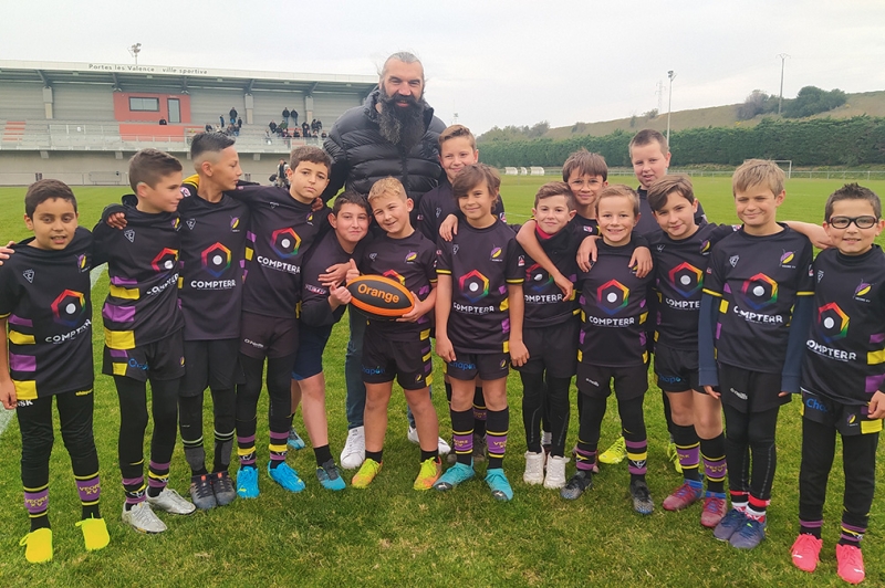 Sébastien Chabal en visite au club de Véore XV