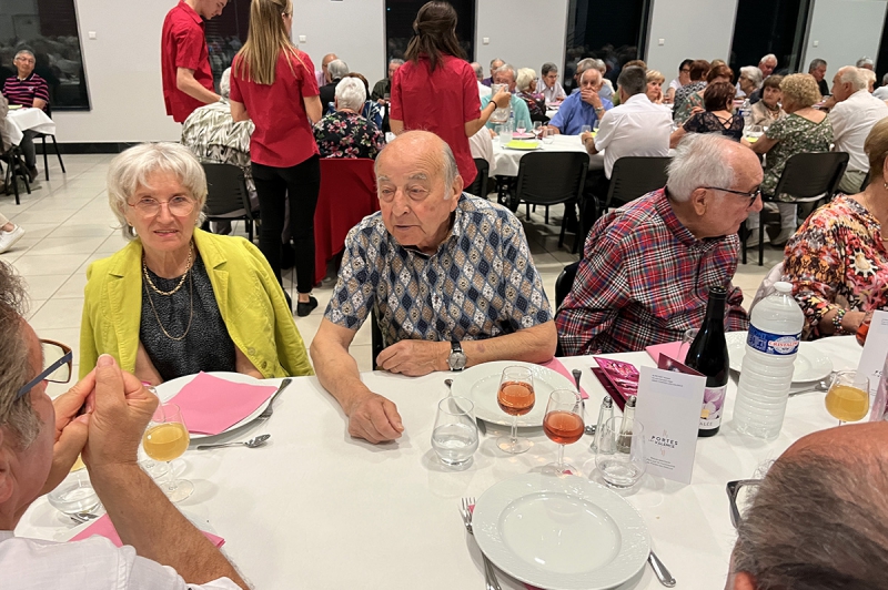 Repas spectacle des anciens