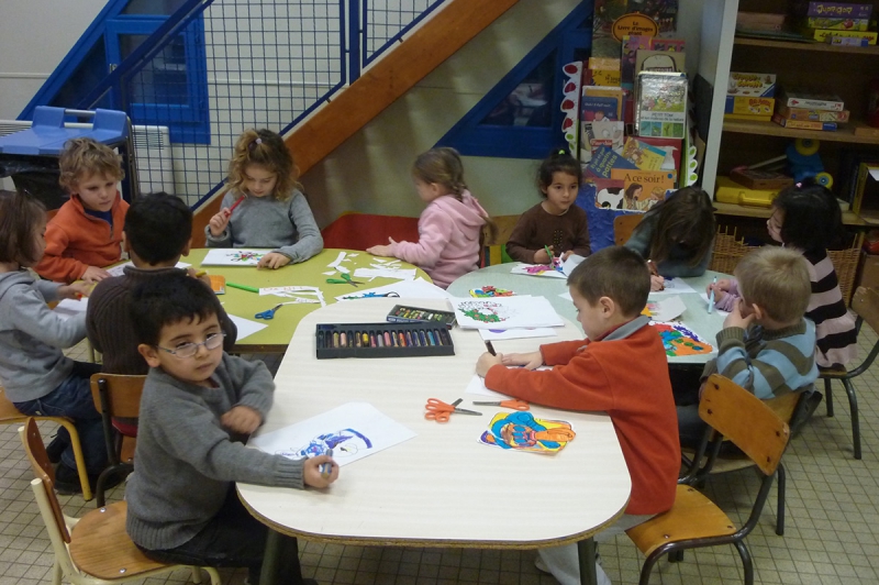 Atelier art plastique au centre de loisirs