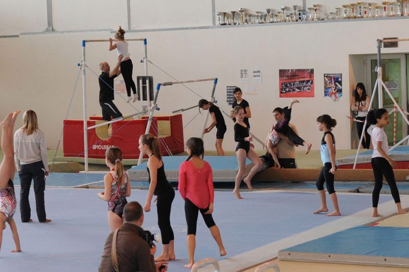 Au club de gymnastique