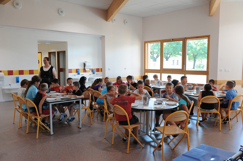 A la cantine F. Léger