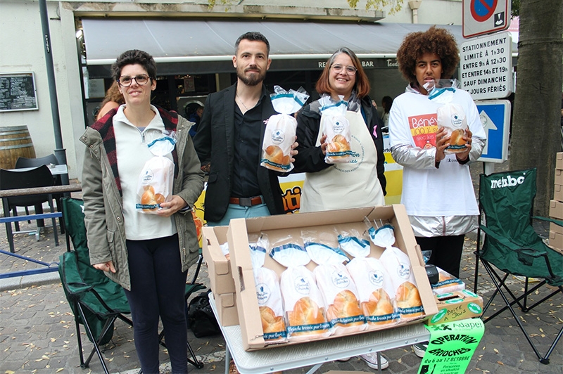 Vente de brioches de L' Adapei 26