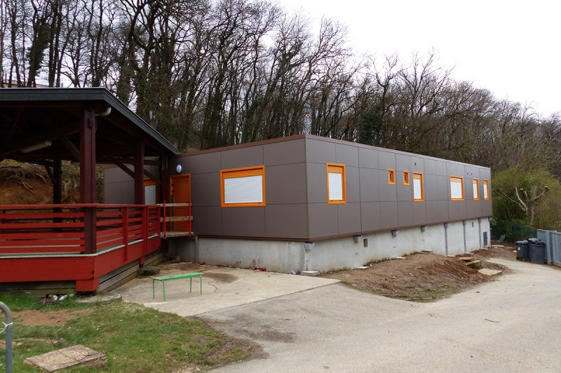 Nouveaux chalets jaunes