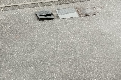 Plaque télécom cassée