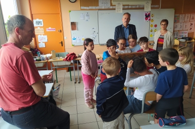 Apiculteur à l'école Voltaire